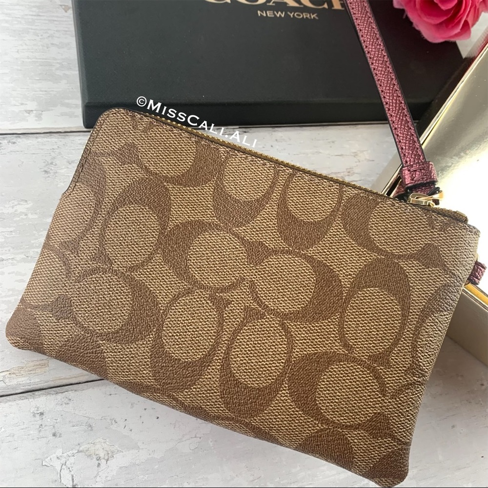 NWT COACH Corner Zip Wristlet Signature Canvas Bag Box - Picture 5 of 15